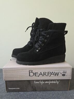 Excellent Used Condition BEARPAW KRISTA Platform Boots Size 7